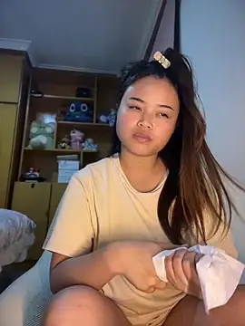 Toffee-00 online show from 04-19-26, 08:48