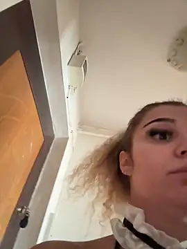 CrazyJessika online show from 04-26-26, 11:07