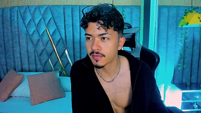 NicolaiKarav online show from 04-08-26, 12:06