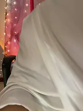 yuanbao bao online show from 12-22-25, 04:40