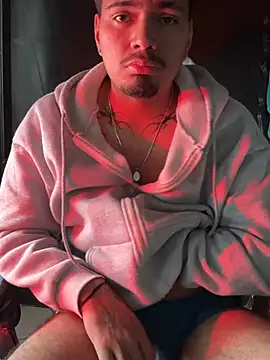 Snapshot of Henry_villa23 chatting on 01-18-26, 05:27 Henry villa23 online show from 01-18-26, 05:27