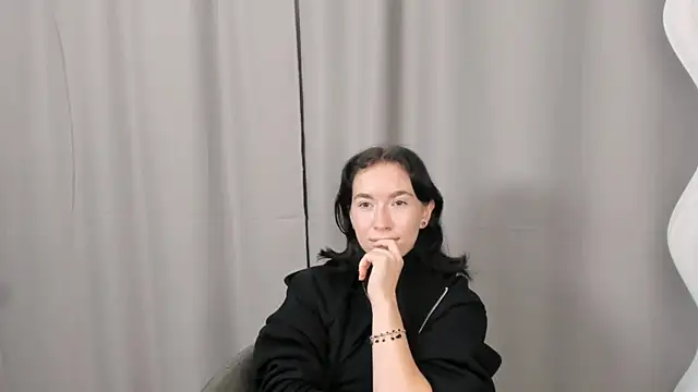 TheoHamborsky online show from 11-23-25, 03:33