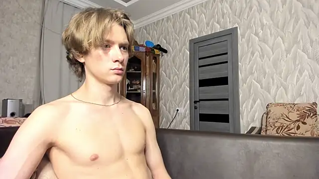 milkiwvy online show from 04-26-26, 06:16