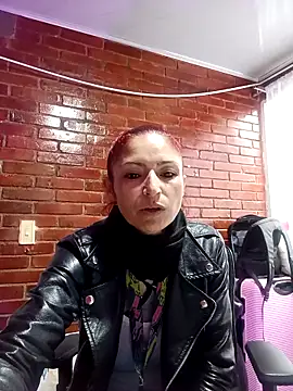 Snapshot of Crystal_46 chatting on 11-25-25, 09:48 Crystal 46 online show from 11-25-25, 09:48