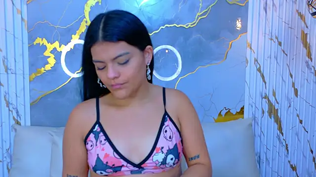 Snapshot of NIKIBUNNY chatting on 12-18-25, 01:48 NIKIBUNNY online show from 12-18-25, 01:48