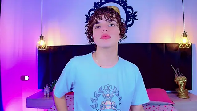 Skyee angel online show from 01-11-26, 01:40