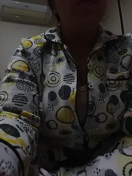 Honeygirl100 online show from 01-13-26, 07:40