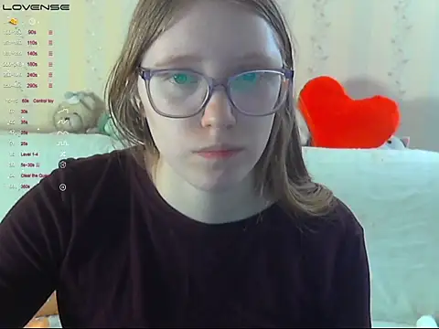 LustfulSarah online show from 05-17-26, 07:25