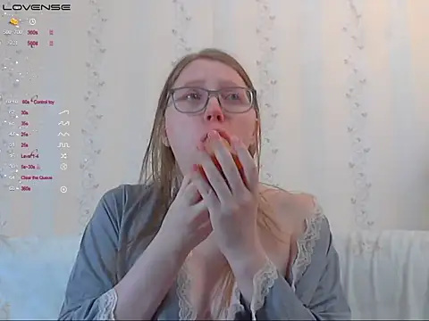 Snapshot of LustfulSarah chatting on 03-12-25, 03:24 LustfulSarah online show from 03-12-25, 03:24
