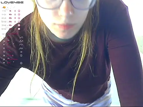 LustfulSarah online show from 06-15-26, 03:01