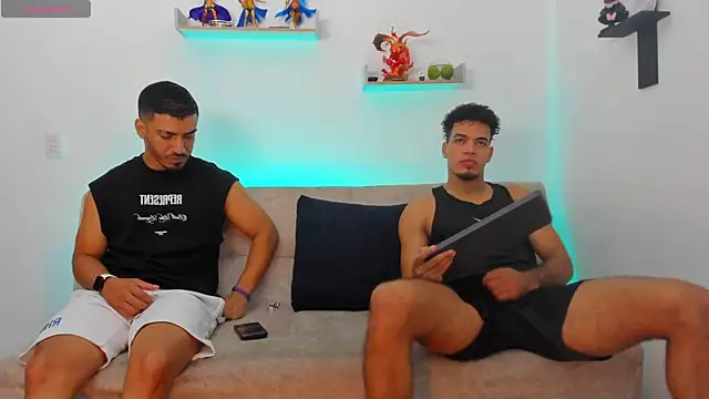 heteros curious online show from 05-13-26, 01:12