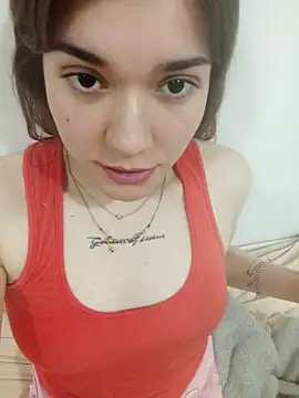 frutillitaaok  online show from 11-24-25, 03:39