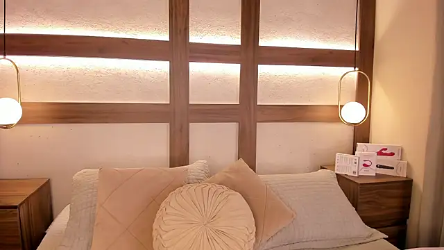 SarhaVega online show from 04-09-26, 01:06