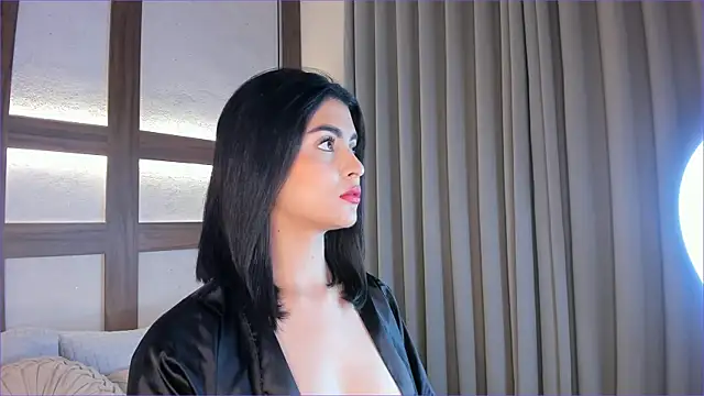 SarhaVega online show from 11-28-25, 01:22