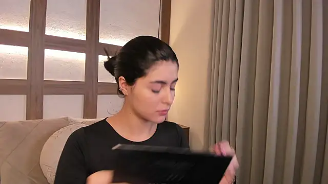 SarhaVega online show from 02-15-26, 12:26