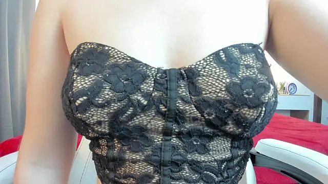 mask red girl online show from 05-25-26, 12:59