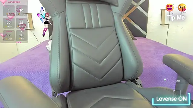 mask red girl online show from 11-26-25, 12:27