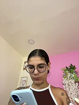 LauraRaider online show from 07-16-26, 02:19