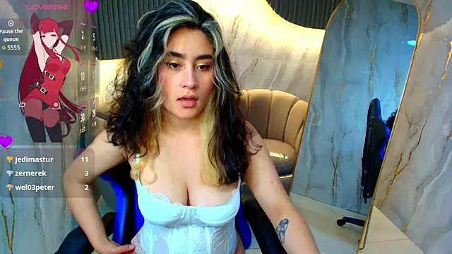 Snapshot of sofi_r_ chatting on 12-21-25, 09:15 sofi r online show from 12-21-25, 09:15