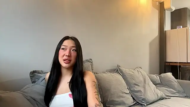 EIeniVanwart online show from 11-26-25, 07:52