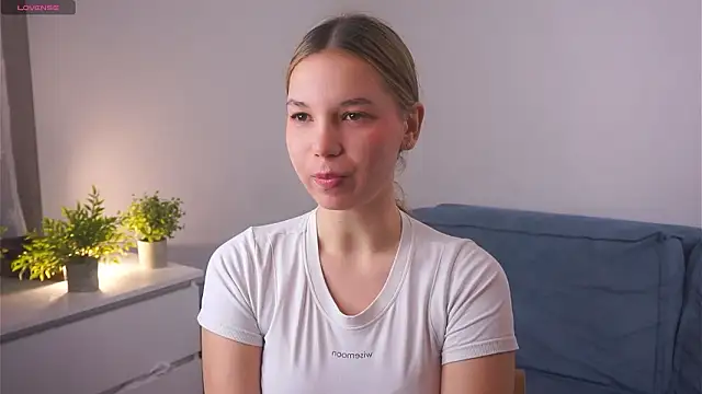 AmparoCilek online show from 03-13-26, 09:09