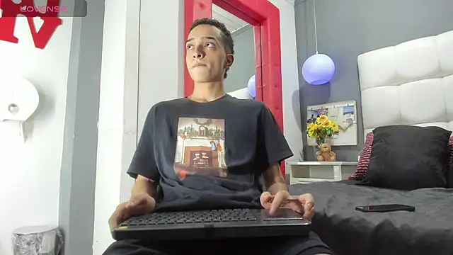 Tommy444  online show from 11-24-25, 02:06