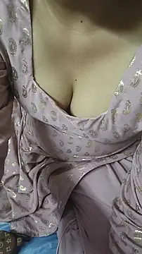 SameeraReddy19 online show from 04-20-26, 01:24