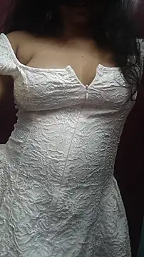 Snapshot of SameeraReddy19 chatting on 02-08-26, 05:05 SameeraReddy19 online show from 02-08-26, 05:05