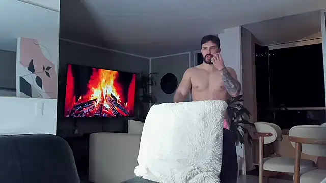 Valenthino Salvatore online show from 03-23-26, 03:50