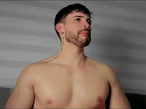 Snapshot of Valenthino_Salvatore chatting on 11-25-25, 04:35 Valenthino Salvatore online show from 11-25-25, 04:35