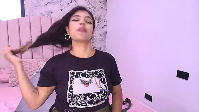 Snapshot of katsumi_yan chatting on 02-01-26, 07:23 katsumi yan online show from 02-01-26, 07:23