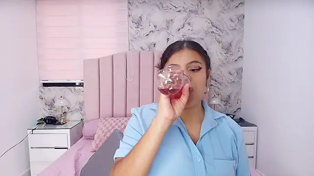 Snapshot of katsumi_yan chatting on 01-16-26, 07:18 katsumi yan online show from 01-16-26, 07:18