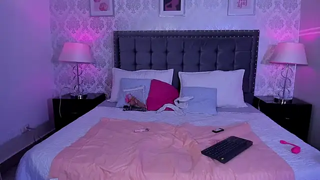 Evabellee online show from 11-29-25, 02:17