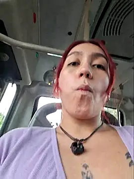 Snapshot of Eveeelyn25 chatting on 11-22-25, 08:29 Eveeelyn25 online show from 11-22-25, 08:29