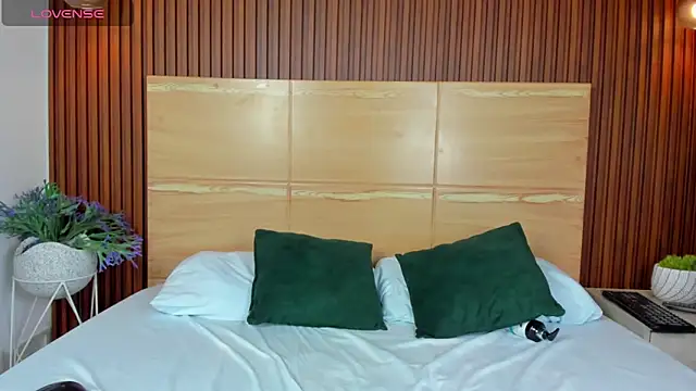 samantha loughty online show from 12-14-25, 08:53