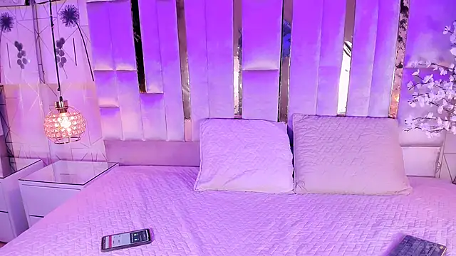 Naomistart online show from 02-09-26, 04:54