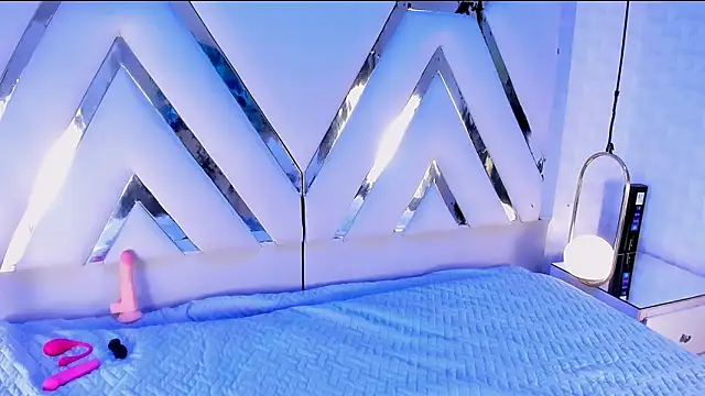 Violetbellarose1 online show from 12-18-25, 08:01