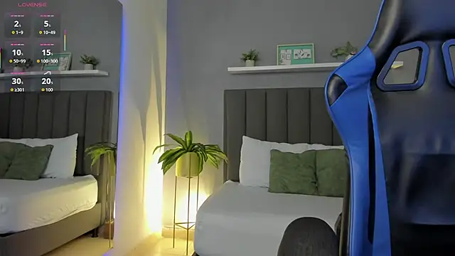 lindaa natashaa  online show from 11-28-25, 02:23