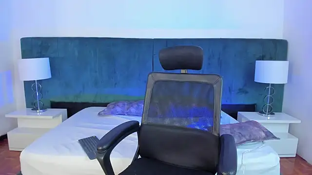 CleoColliva  online show from 01-12-26, 04:08