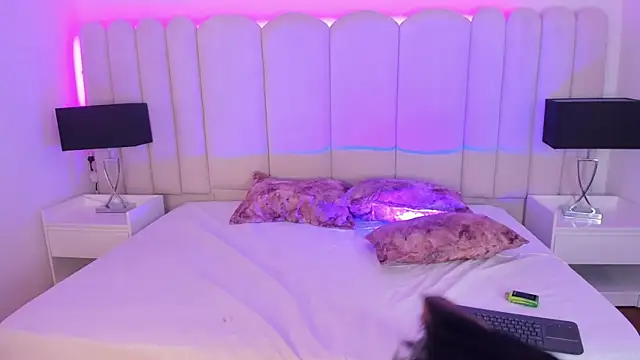 CleoColliva  online show from 01-08-26, 03:34