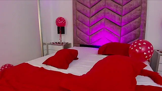 Snapshot of CleoColliva_ chatting on 02-15-26, 07:51 CleoColliva online show from 02-15-26, 07:51