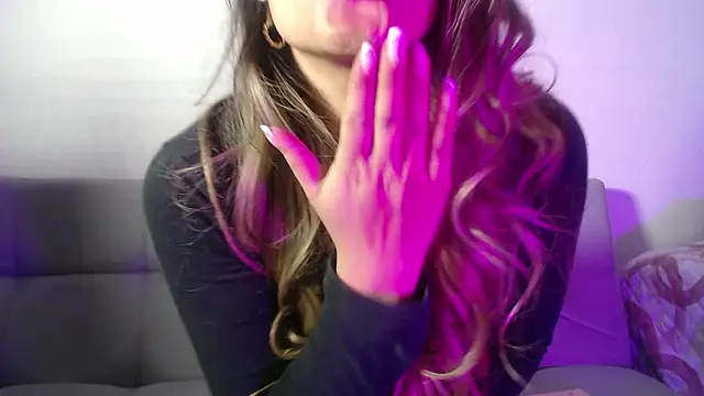 Snapshot of hanna__jones7 chatting on 02-16-26, 12:09 hanna jones7 online show from 02-16-26, 12:09