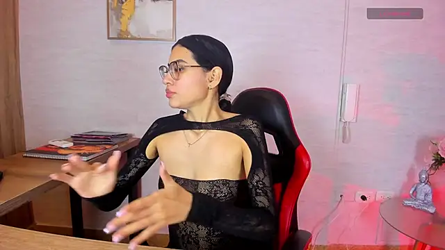 VanessaBoch online show from 05-18-26, 07:40