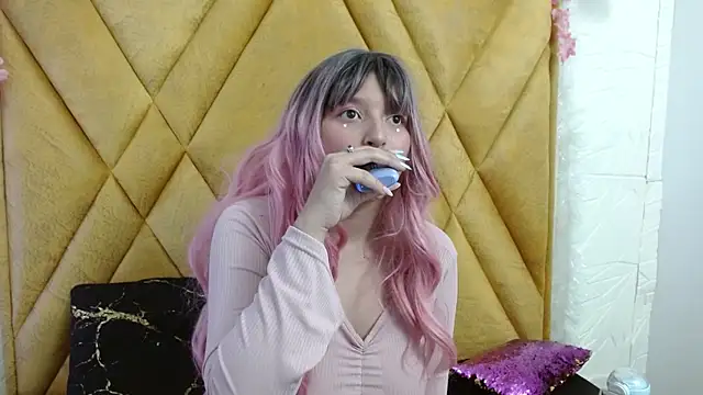 CandySwan online show from 12-18-25, 03:55