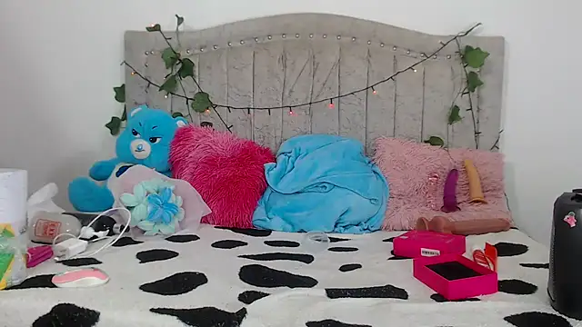 Tinyy Star online show from 05-15-26, 05:22