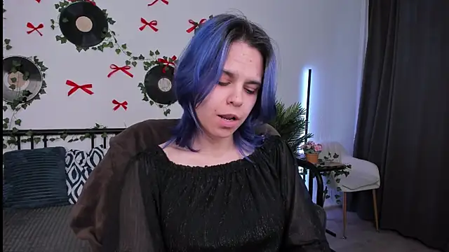 LiraBelle online show from 05-13-26, 03:13