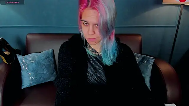 LiraBelle online show from 01-14-26, 09:57