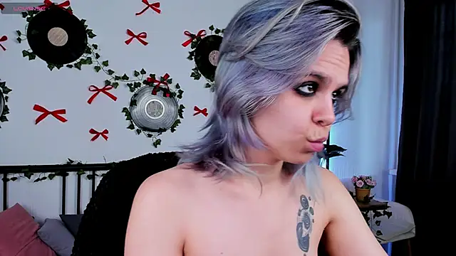 LiraBelle online show from 04-11-26, 07:45