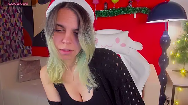 LiraBelle online show from 12-18-25, 03:22