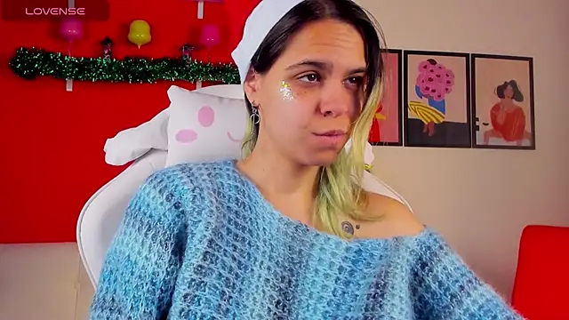 LiraBelle online show from 12-17-25, 03:22